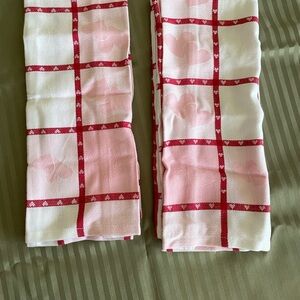 Pampered Chef Pink and Red Heart Patterned Towels